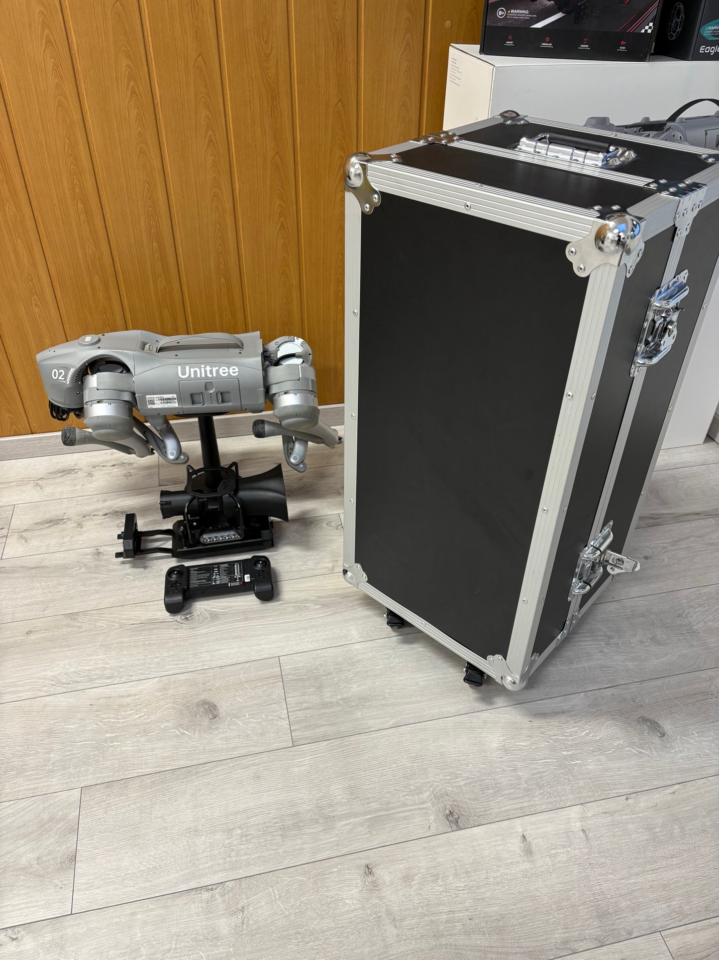 Használt (9/10) - Unitree Go2 ENT Plus - Négylábú robotplatform