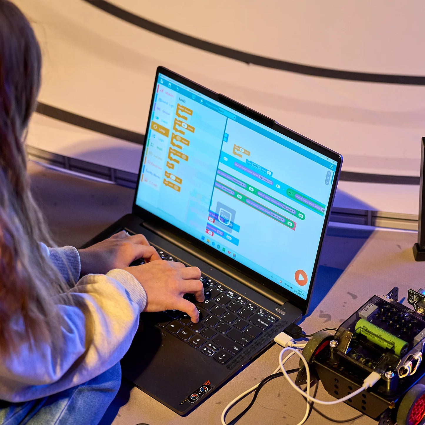 Rocky - STEM programozható oktatási robot
